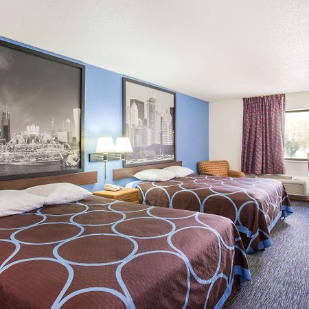 Super 8 By Wyndham Monmouth Il Hotel Buitenkant foto