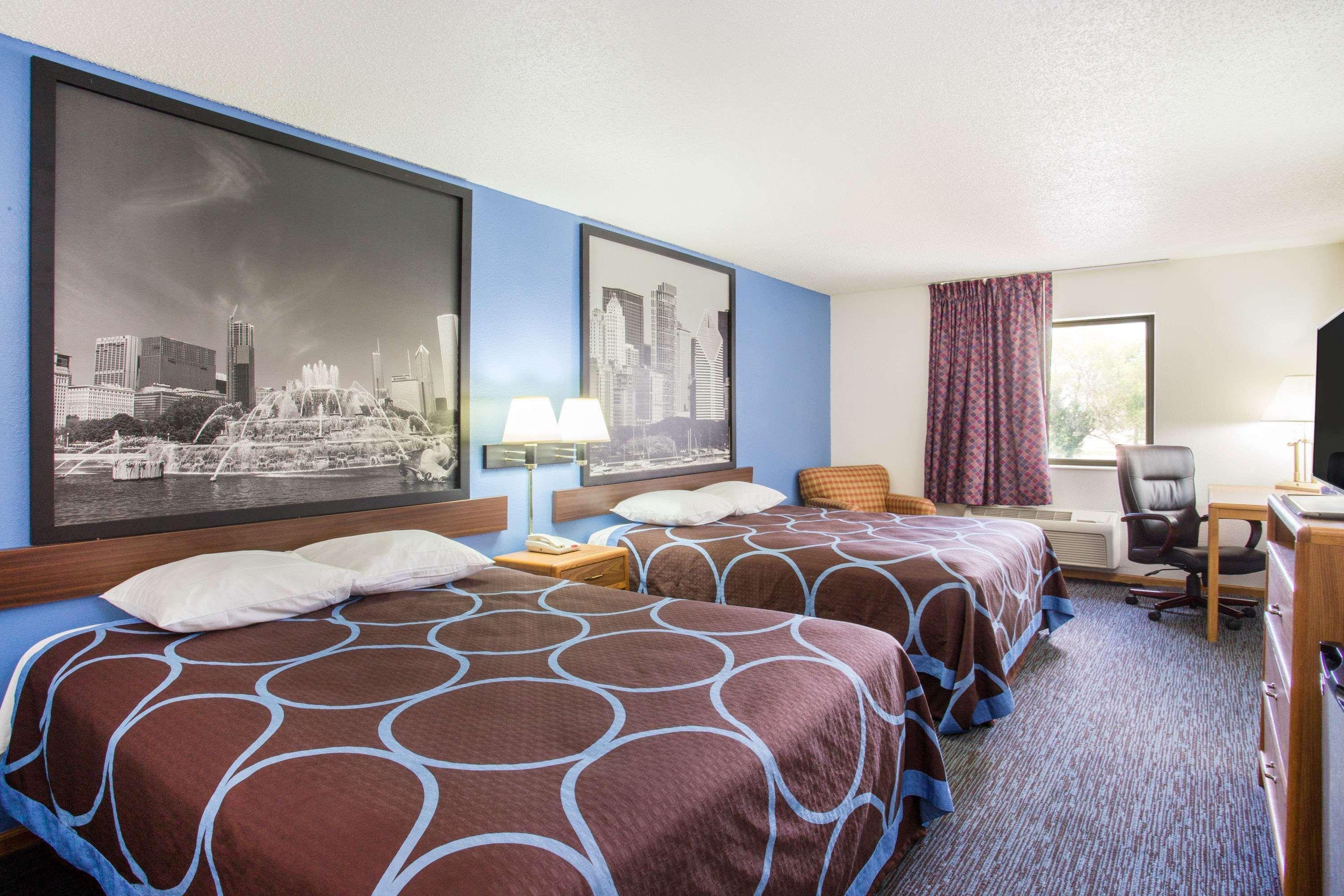 Super 8 By Wyndham Monmouth Il Hotel Buitenkant foto