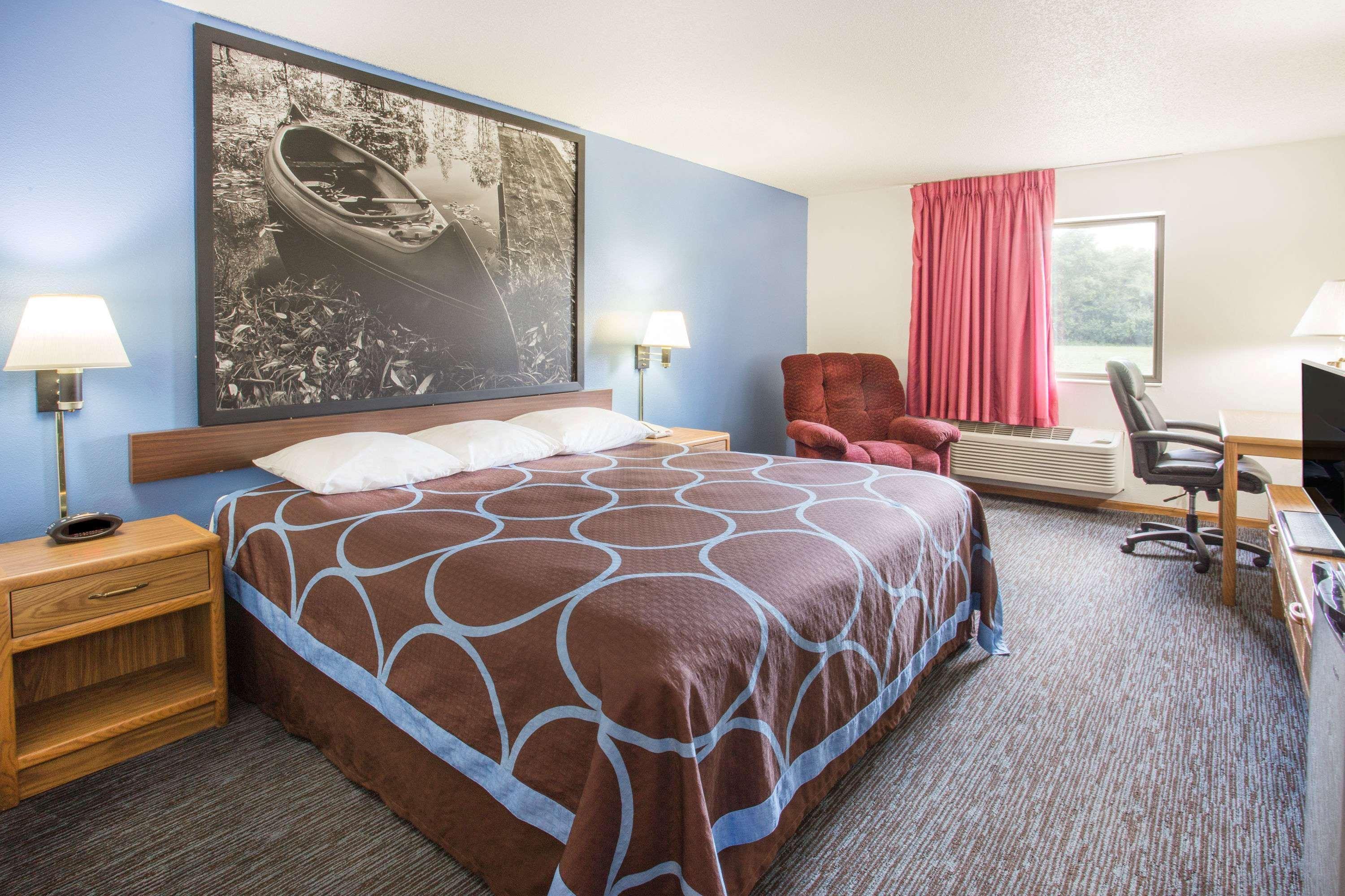Super 8 By Wyndham Monmouth Il Hotel Buitenkant foto