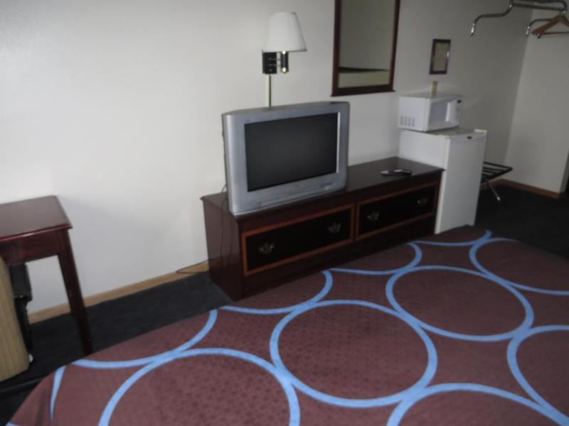 Super 8 By Wyndham Monmouth Il Hotel Buitenkant foto