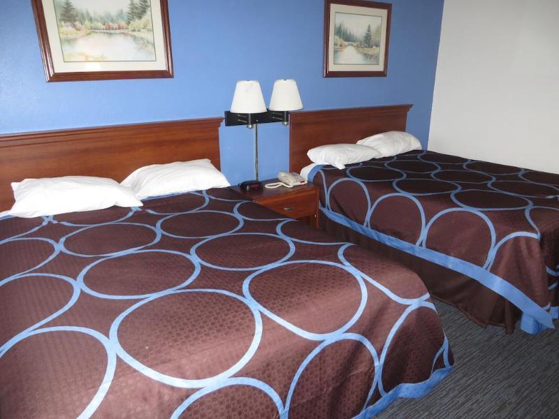 Super 8 By Wyndham Monmouth Il Hotel Buitenkant foto